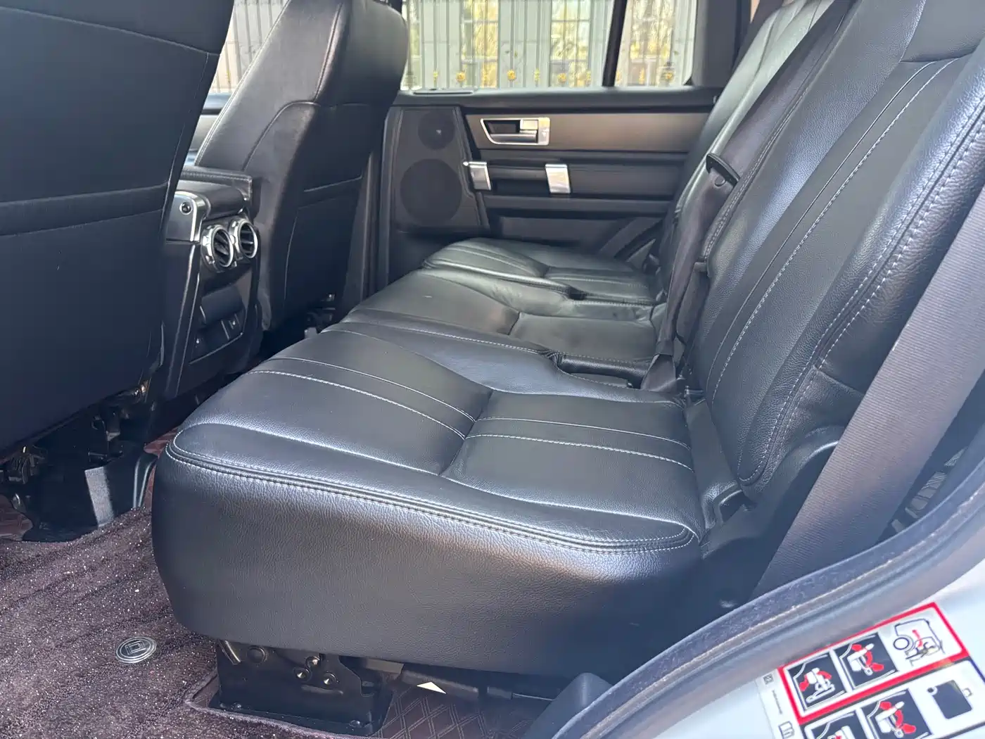Land Rover Discovery 2015 3.0 SDV6 HSE Diesel фото 7