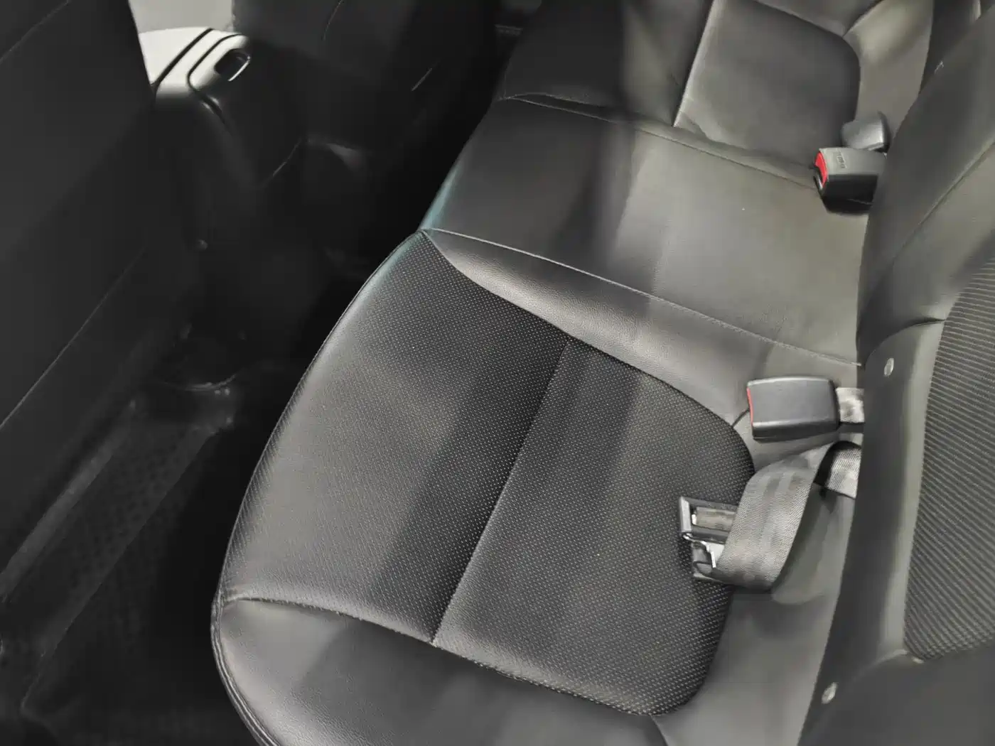 Kia K2 2012 Hatchback 1.6L AT Premium фото 3