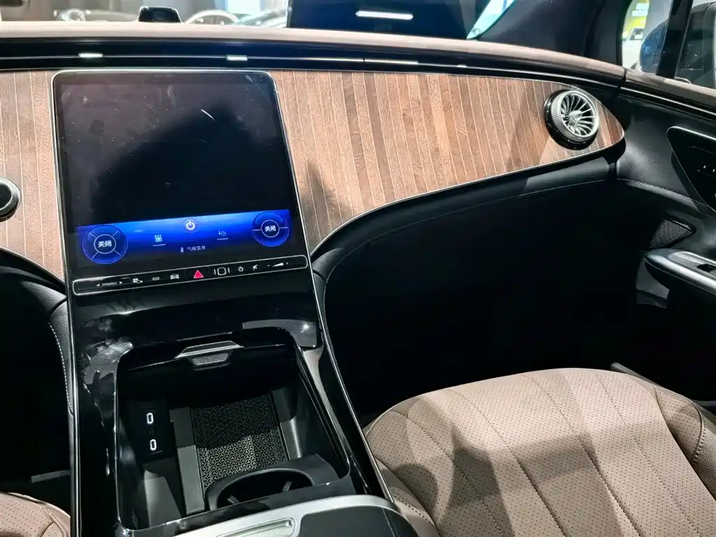 Mercedes-Benz EQE SUV 2025 2024 500 4MATIC Luxury Edition