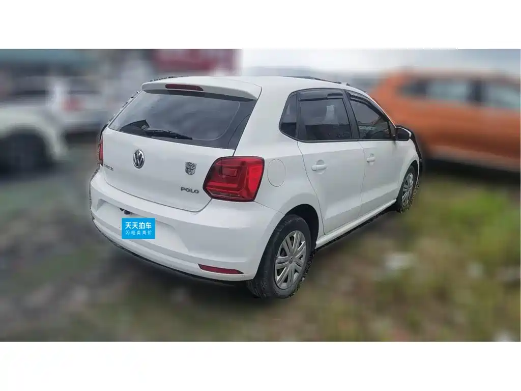 Фото 2 - Volkswagen Polo