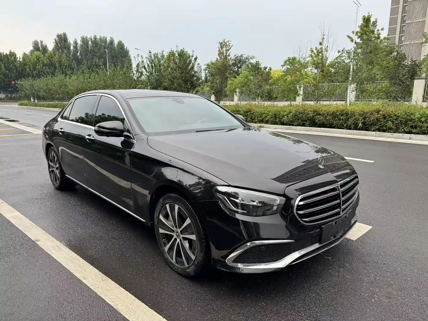 صورة 3 - Mercedes-Benz E-Class New Energy