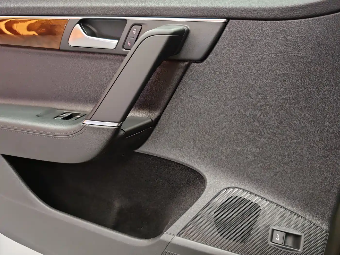Volkswagen Magotan (Import) 2012 Wagon 2.0TSI Comfort фото 11