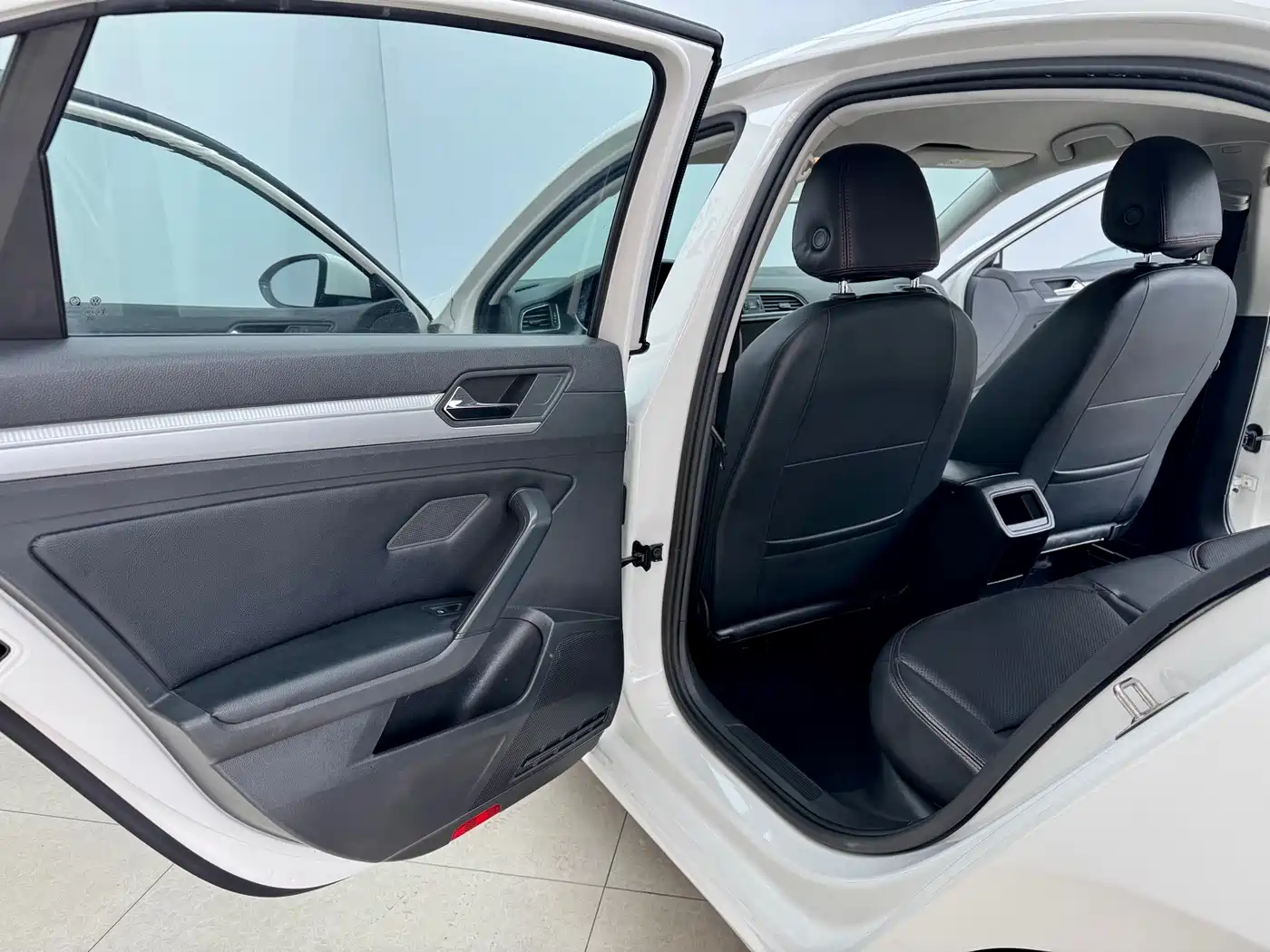 Volkswagen Lamando 2018 230TSI DSG Trend Edition фото 9
