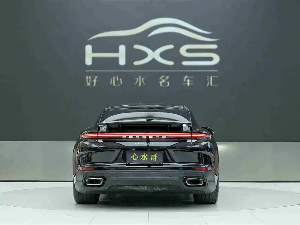 PORSCHE PANAMERA