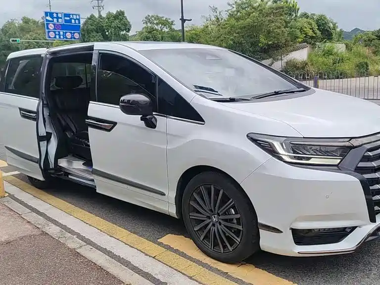 Honda Elysion 2024 2024 2.0L e:HEV Luxury Edition