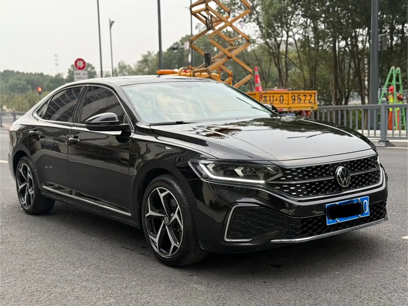 Volkswagen Passat 2024 330TSI Starlight Elite Edition фото 3