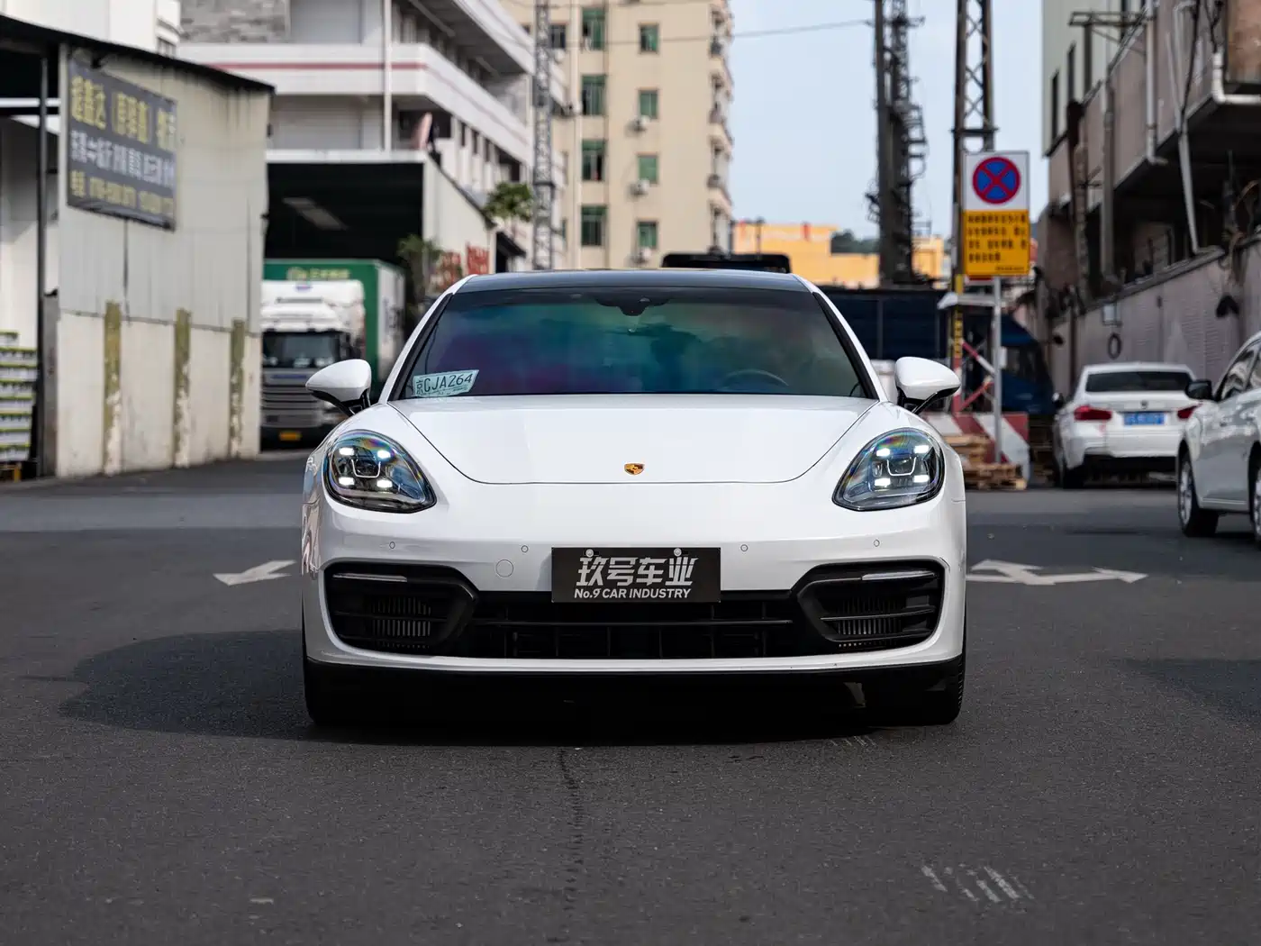 PORSCHE PANAMERA