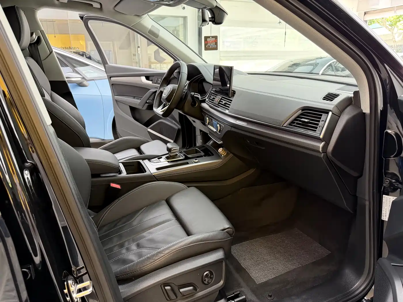 Фото 6 - Audi Q5L