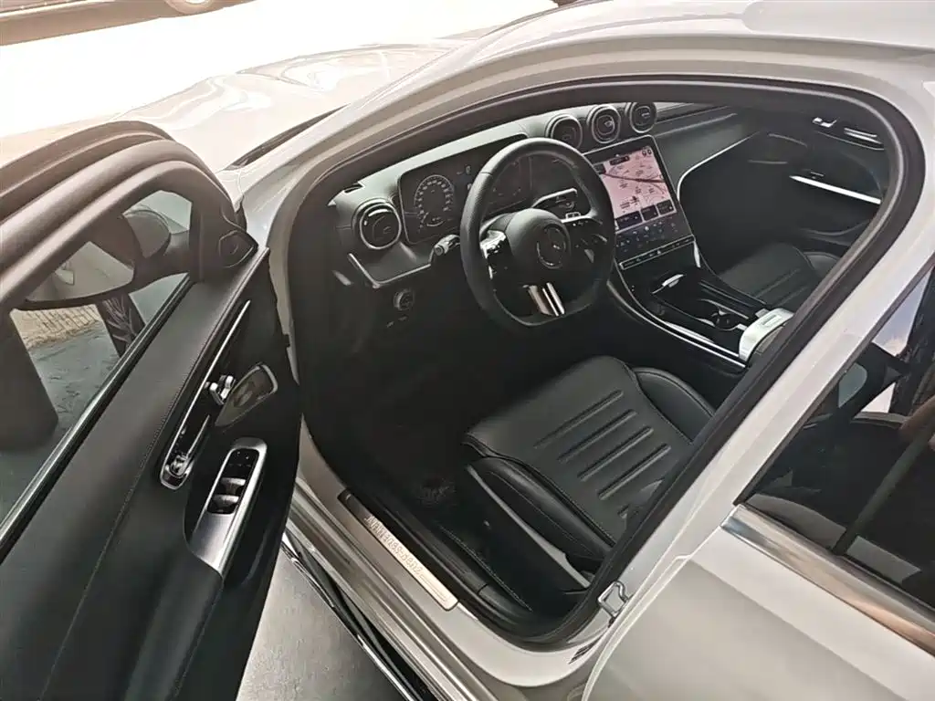 Фото 16 - Mercedes-Benz C-Class