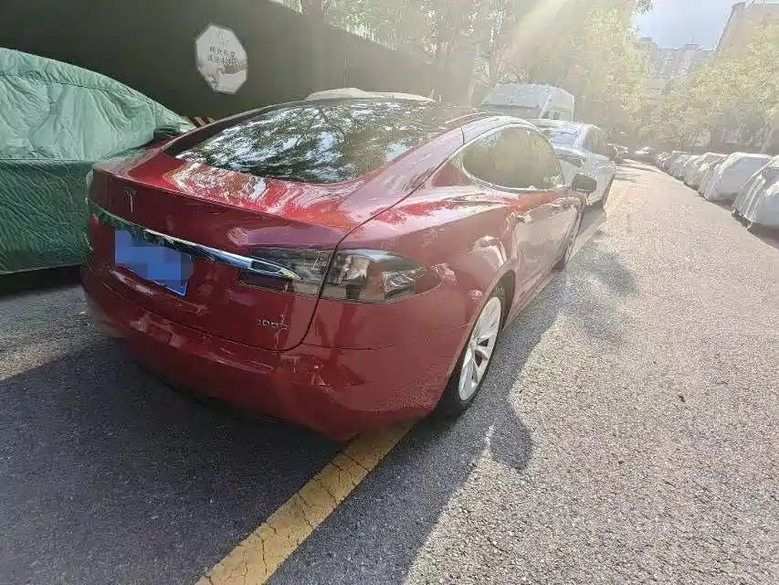 Фото 7 - Tesla Model S