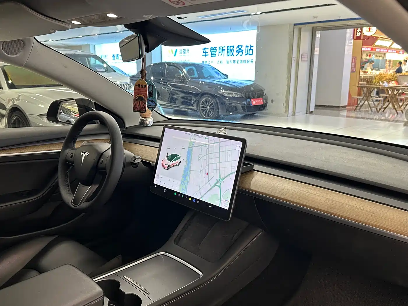 Фото 13 - Tesla Model 3