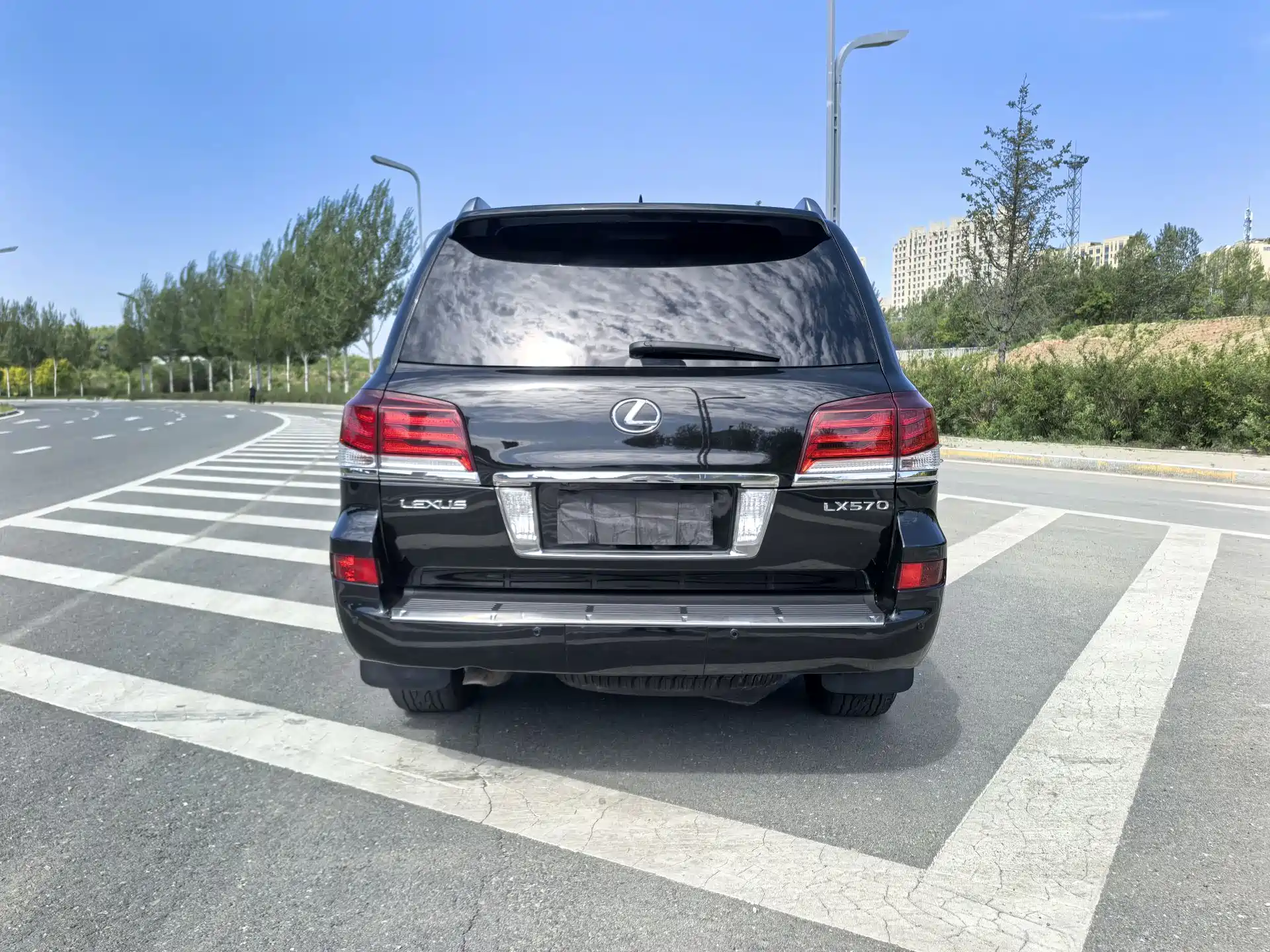 Фото 5 - Lexus LX