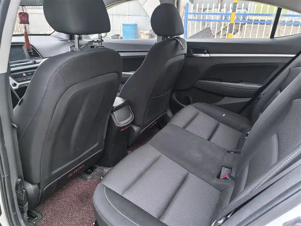 Hyundai Elantra 2016 Model 1.6L Automatic Smart Elite фото 13