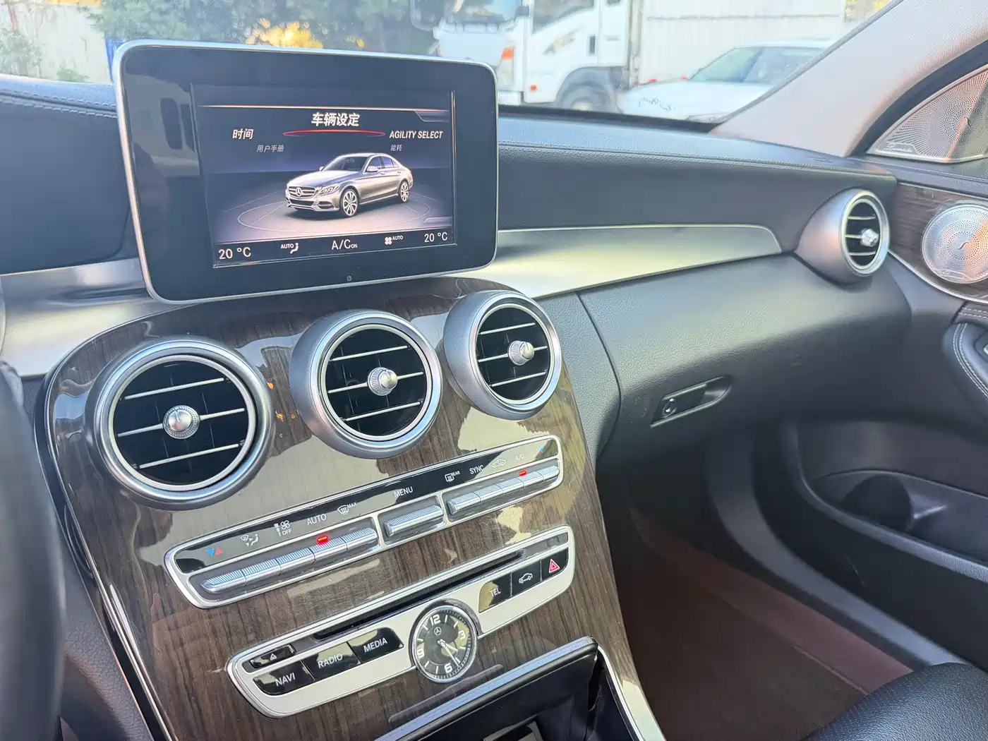 Mercedes-Benz C-Class 2015 C 200 L фото 11