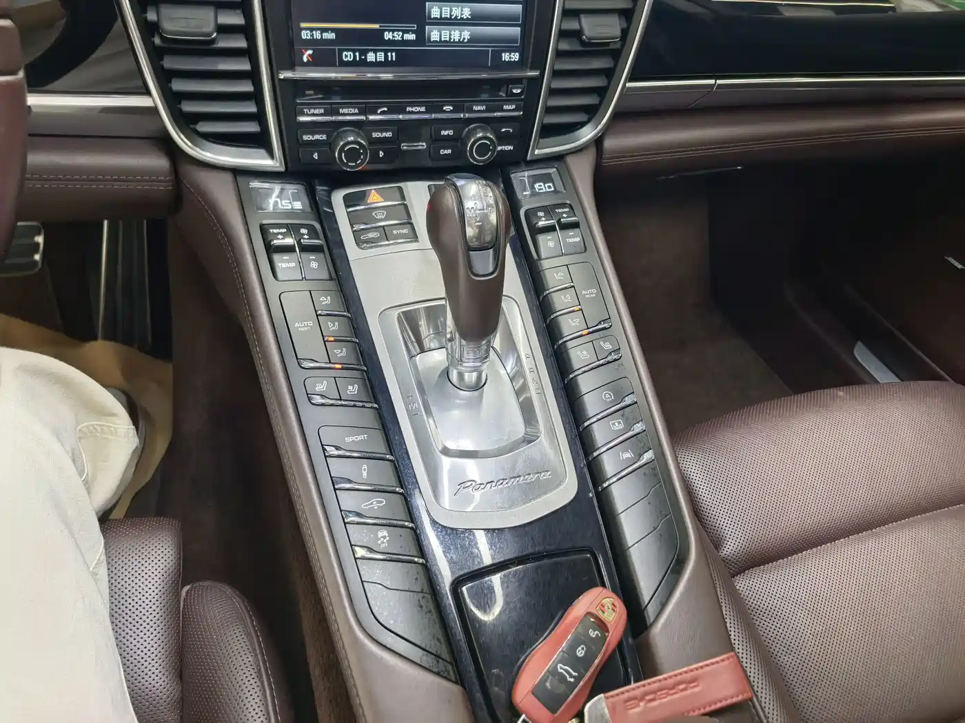 Photo 12 - Porsche Panamera
