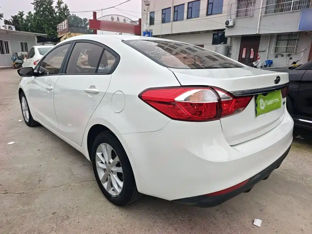 Фото 5 - Kia K3