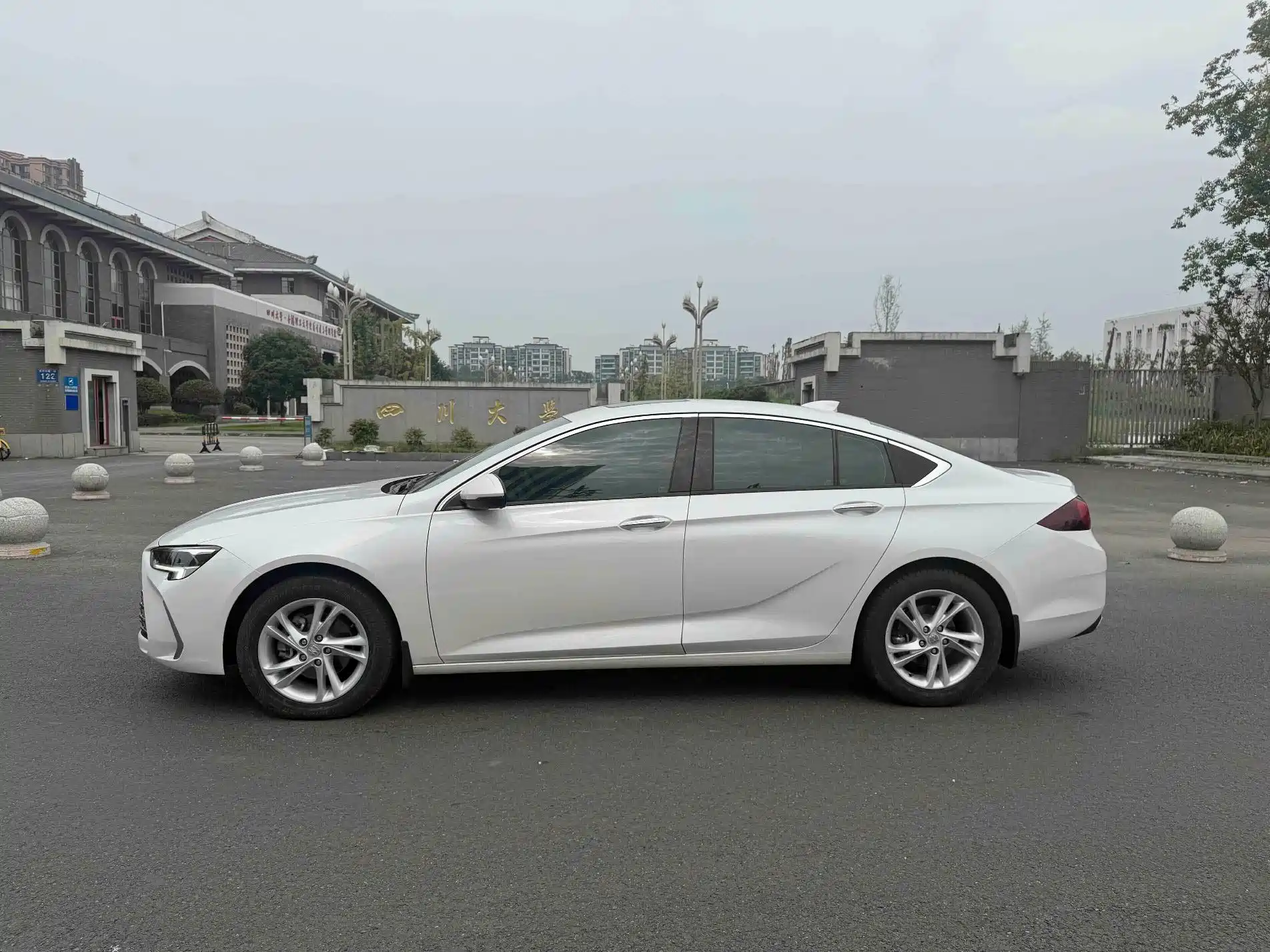 Photo 9 - Buick Regal