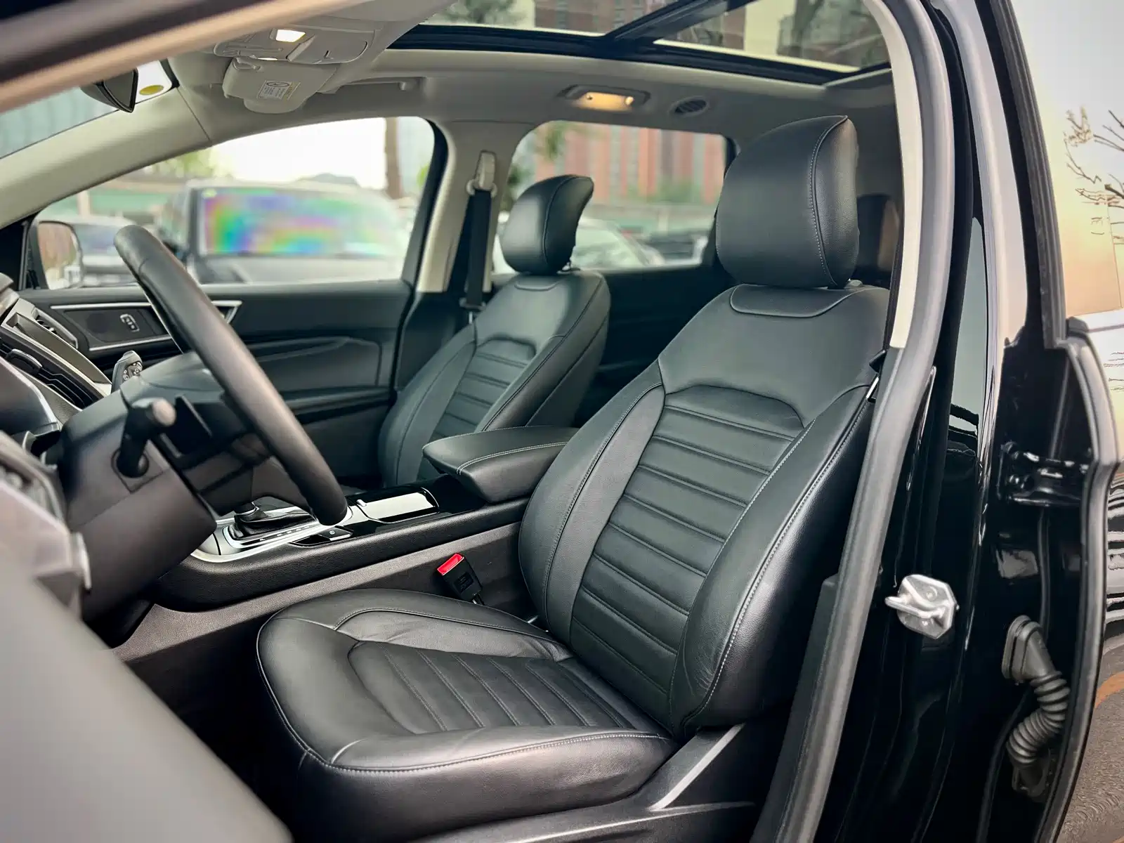 Фото 27 - Ford Edge