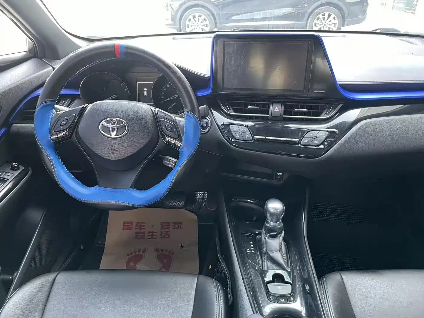 Toyota C-HR 2018 2.0L Cool Cross Luxury Edition China V фото 8