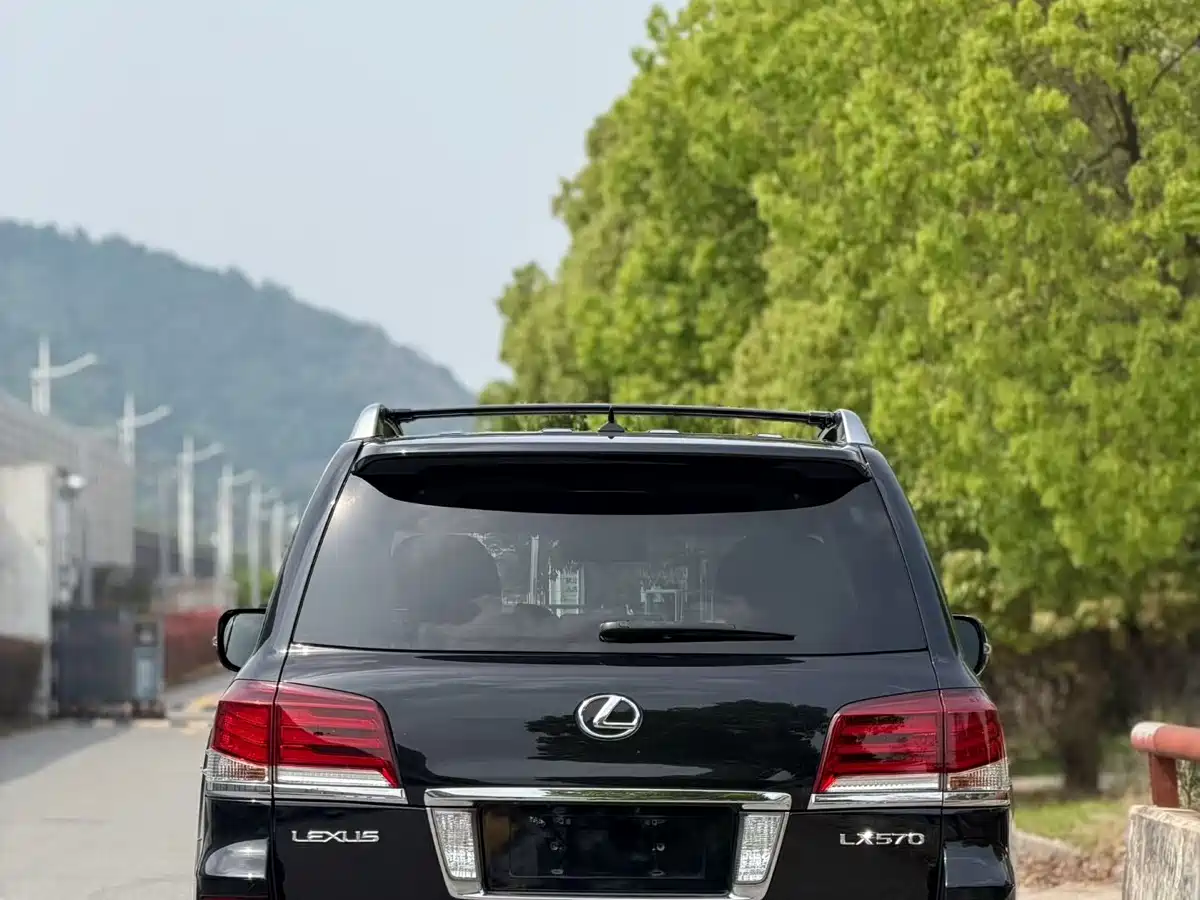 Lexus LX 2013 570 фото 4