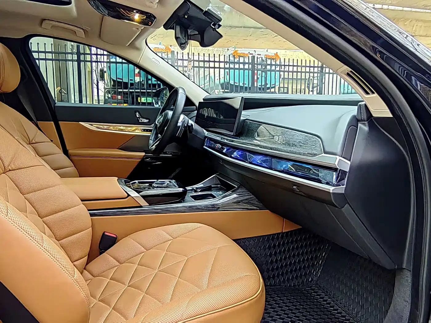 BMW 7 Series 2023 Model 735Li M Sport Package фото 10