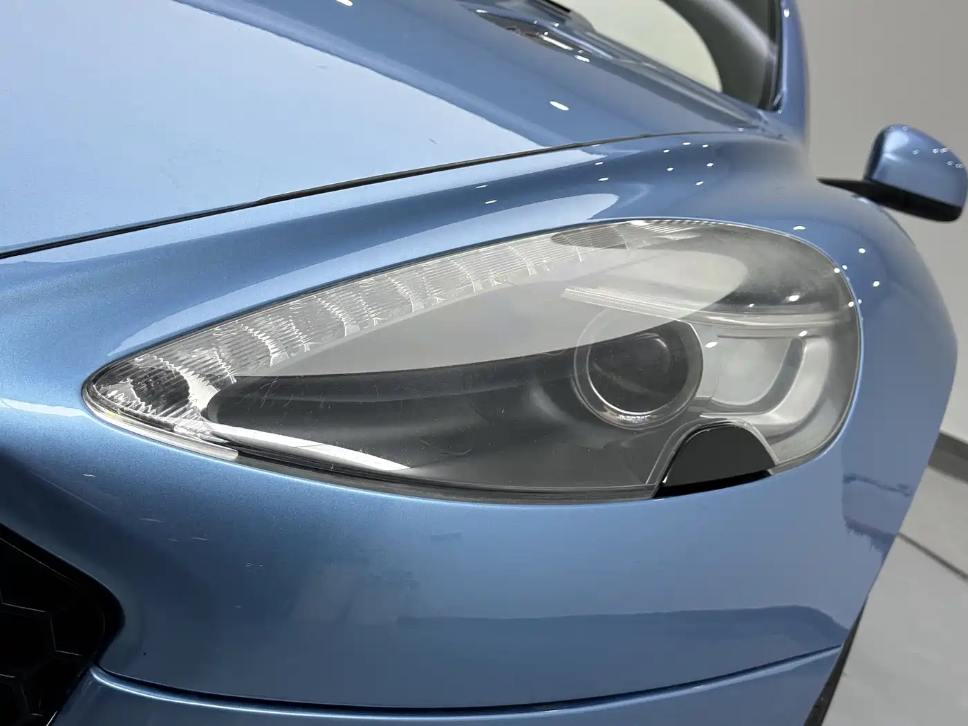 Aston Martin Rapide 2012 2010 6.0L