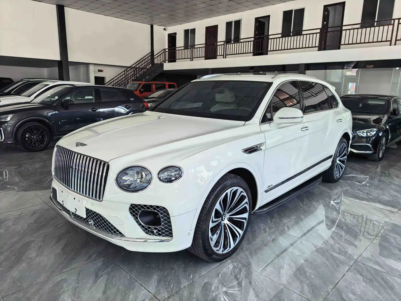 Bentley Bentayga 2023 — пригон из Китая