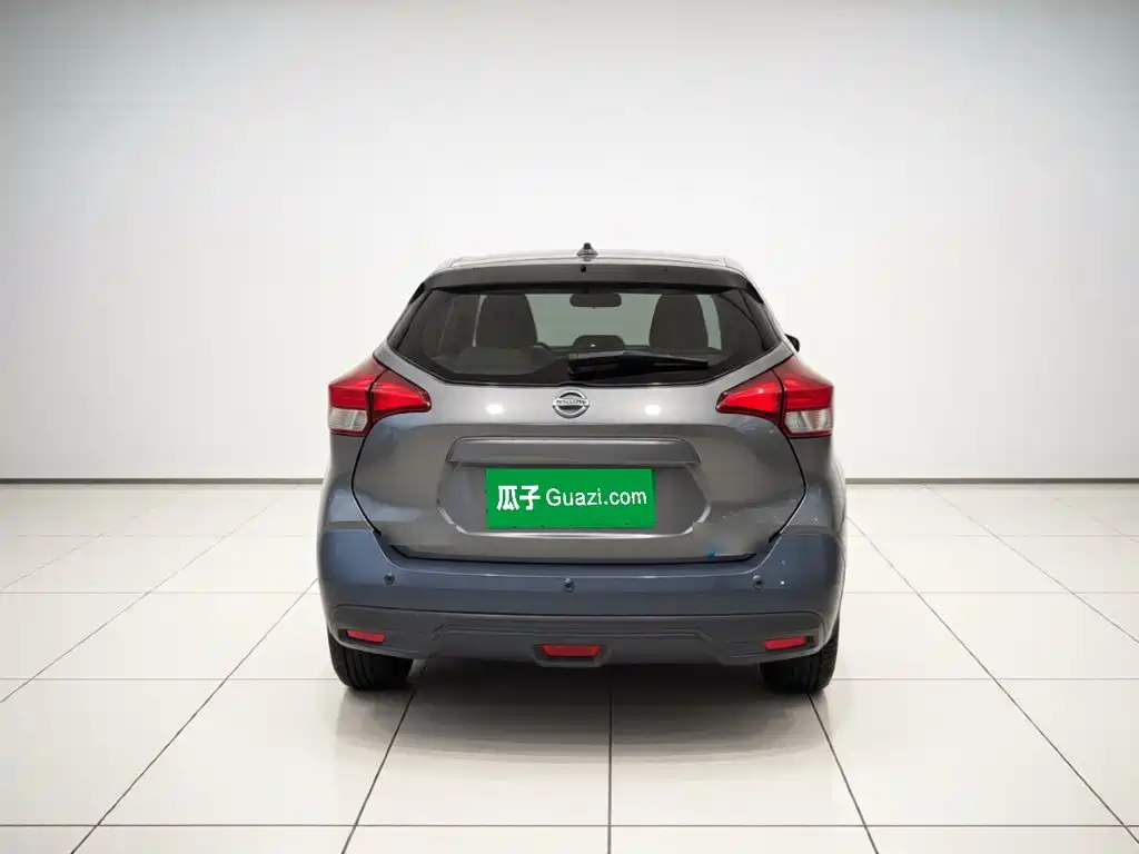 Photo 3 - Nissan Kicks