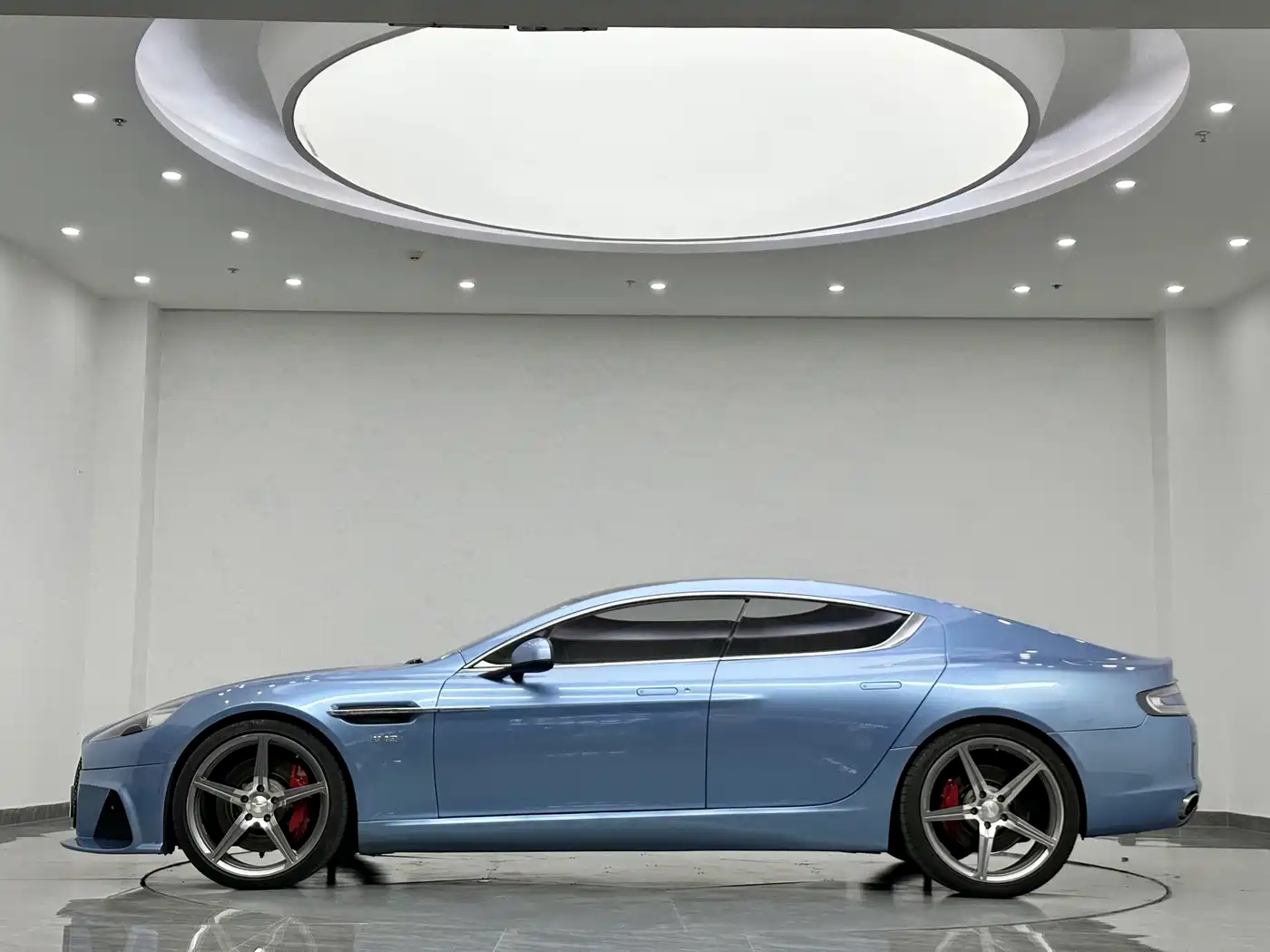 Aston Martin Rapide 2012 2010 6.0L