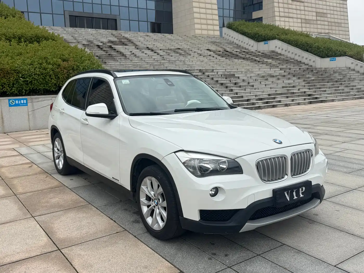Фото 3 - BMW X1
