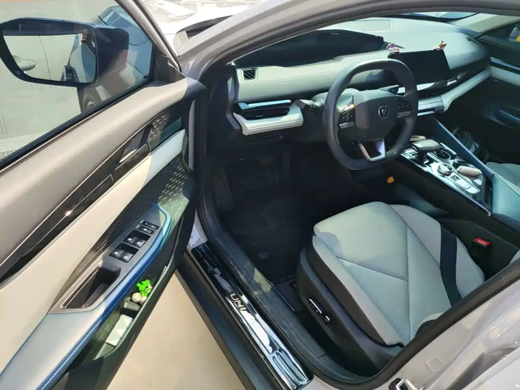 Changan UNI-V iDD 2023 2023 Smart Electric iDD 1.5T 113km Smart Cool Type