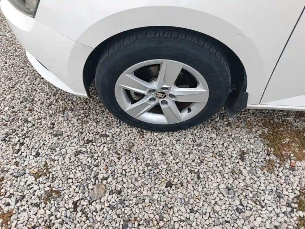 Škoda Fabia 2019 2017 1.4L Auto Car Enjoy Edition