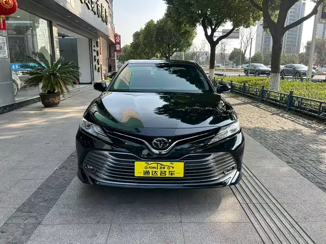 TOYOTA CAMRY