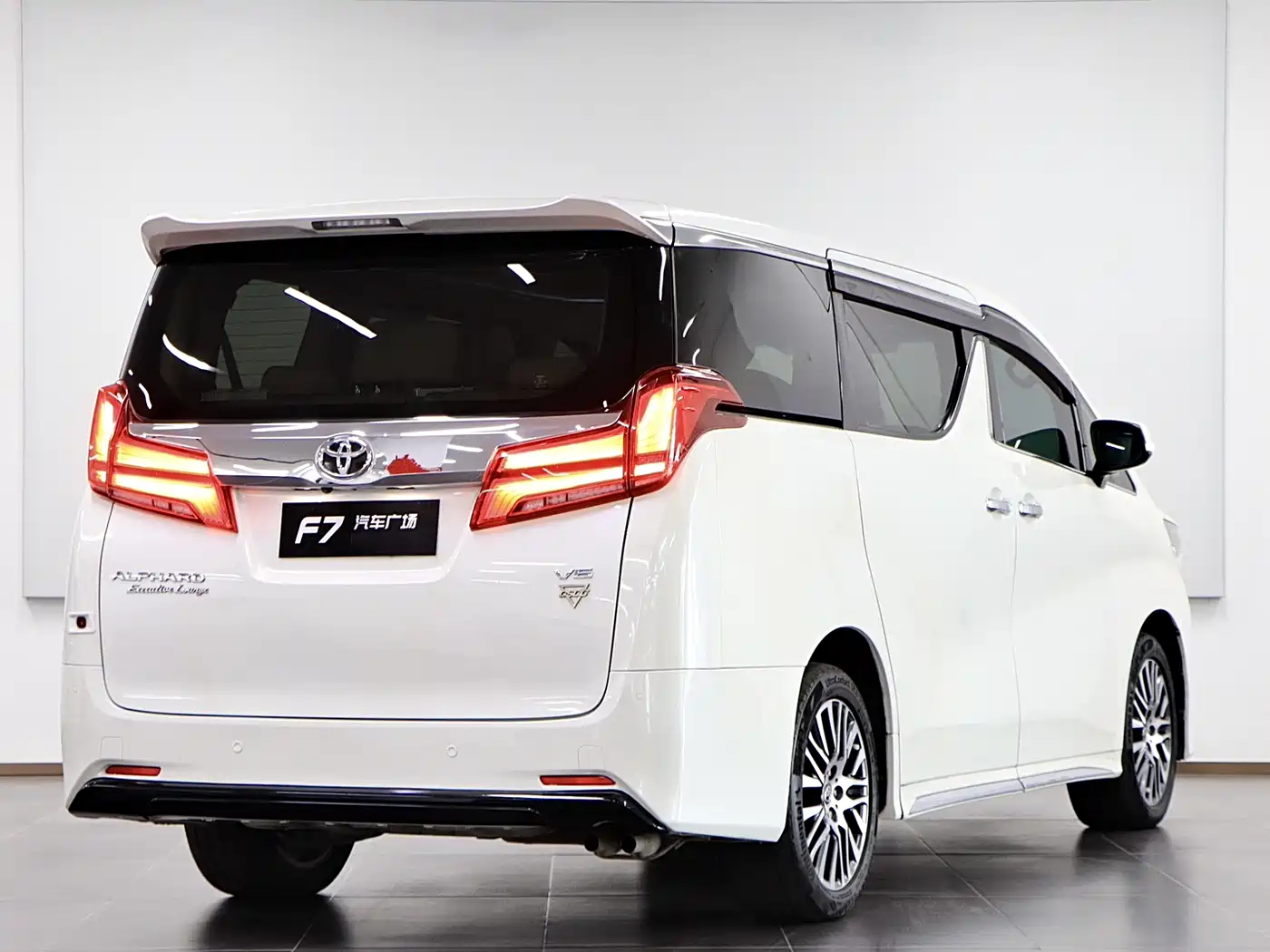 Toyota Alphard 2015 3.5L Premium Edition фото 6