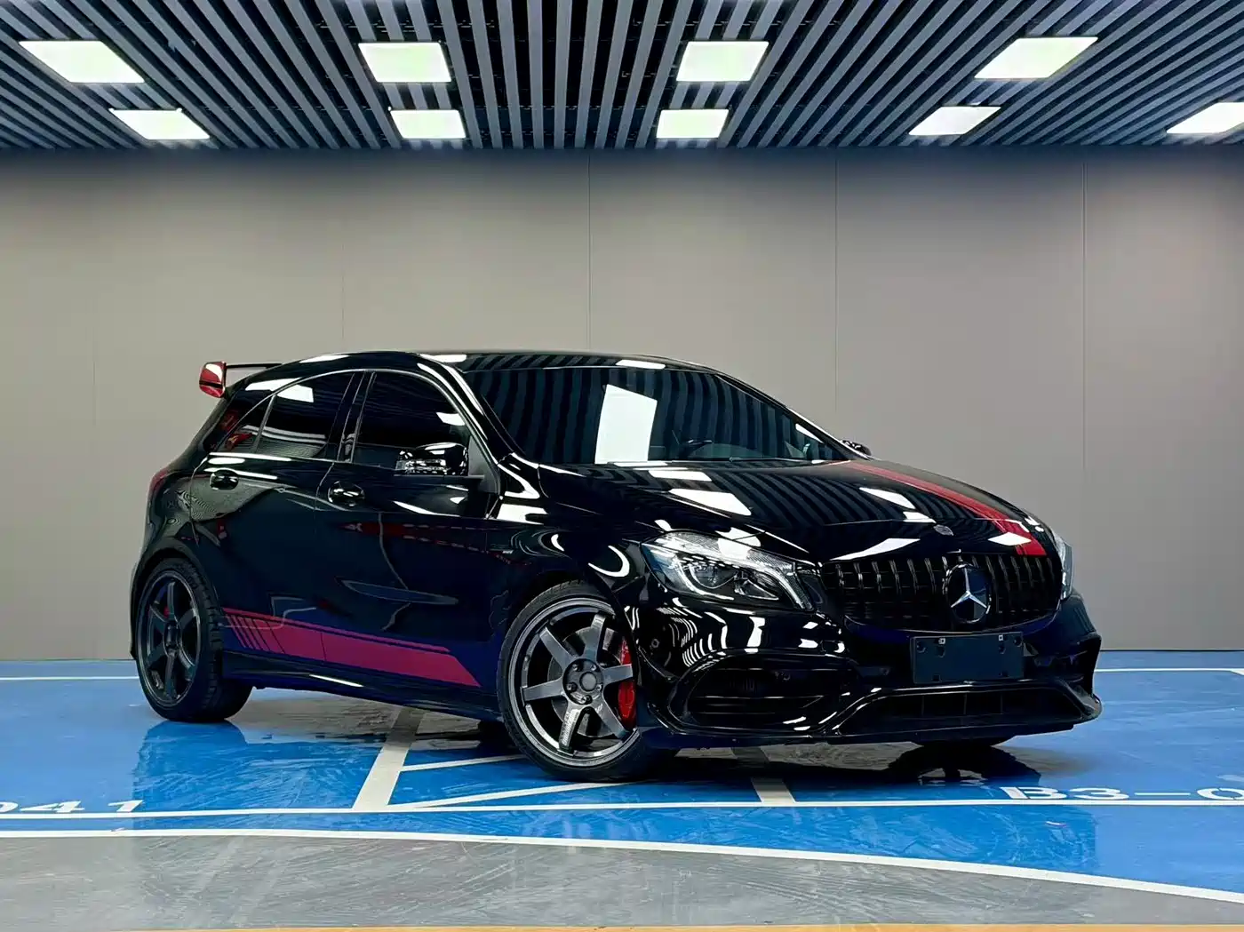 Mercedes-Benz A-Class AMG (Import) 2018 AMG A 45 4MATIC Collector's Edition фото 3