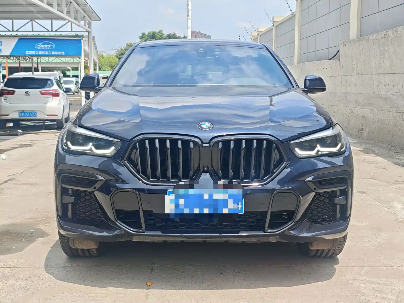 Photo 6 - BMW X6