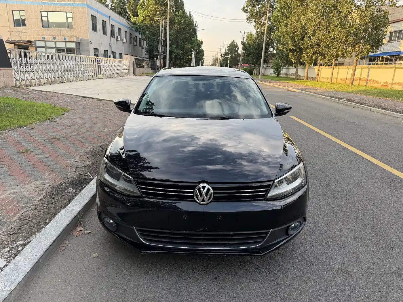 صورة 2 - Volkswagen Sagitar