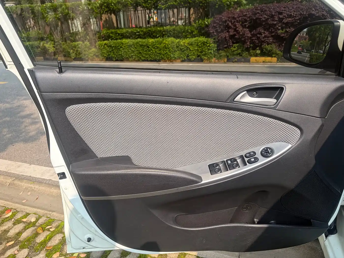 Hyundai Reina 2015 2014 Model 1.4L Automatic GLX