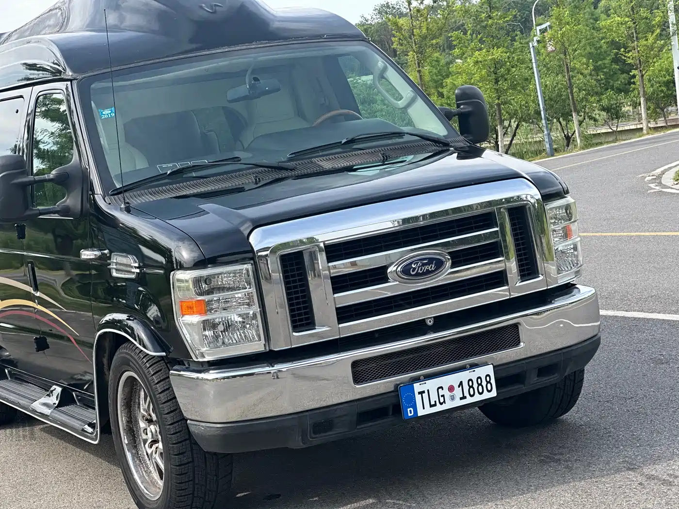 Ford E350 2010 2011 5.4L Standard Yacht Edition