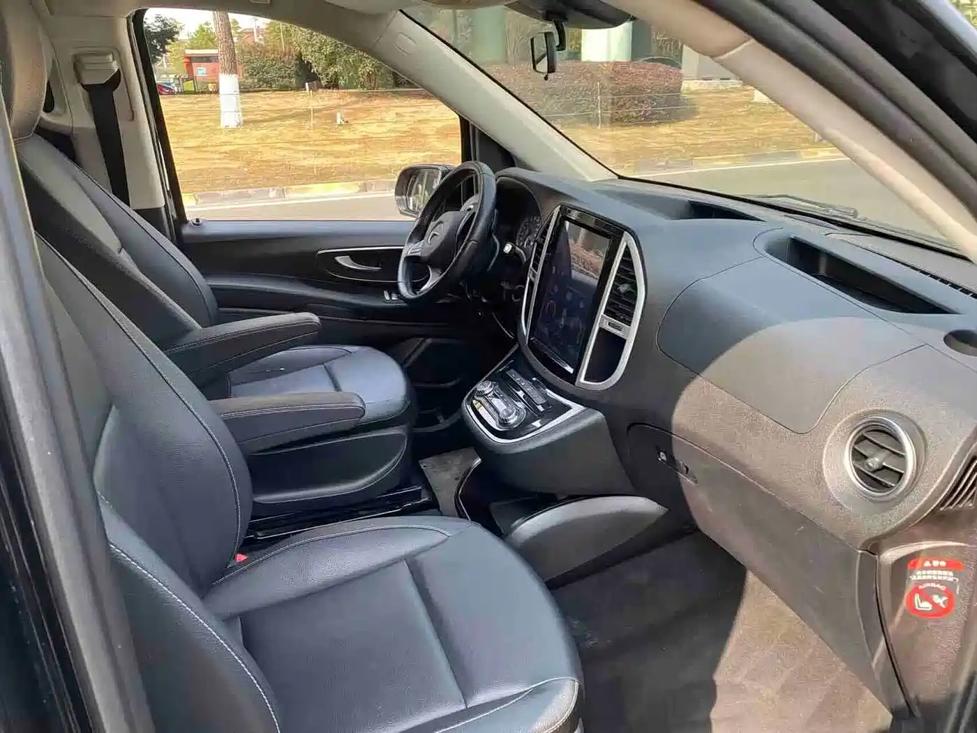 Mercedes-Benz Vito 2018 2.0T Business Edition China VI фото 6