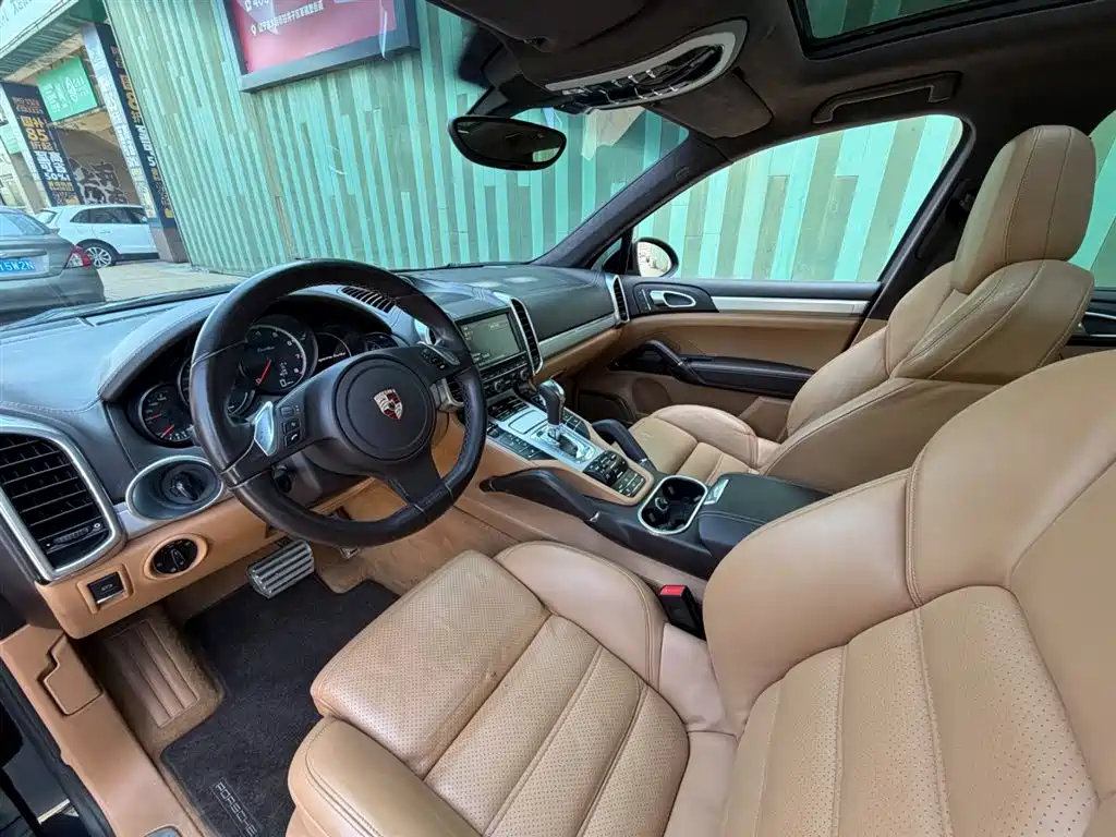 صورة 3 - Porsche Cayenne