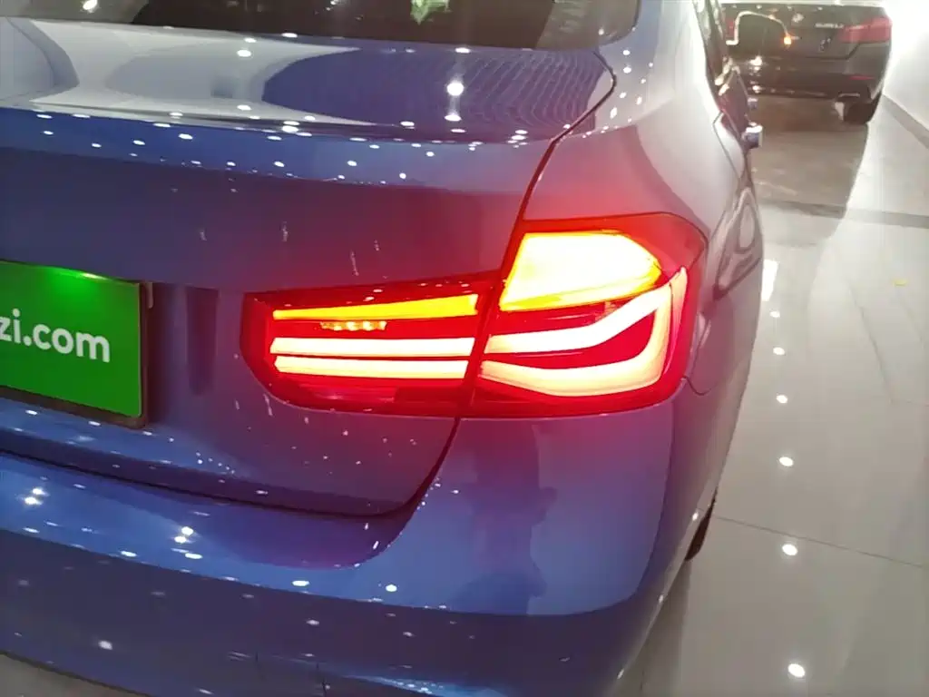 BMW 3 Series 2017 320i M Sport фото 8