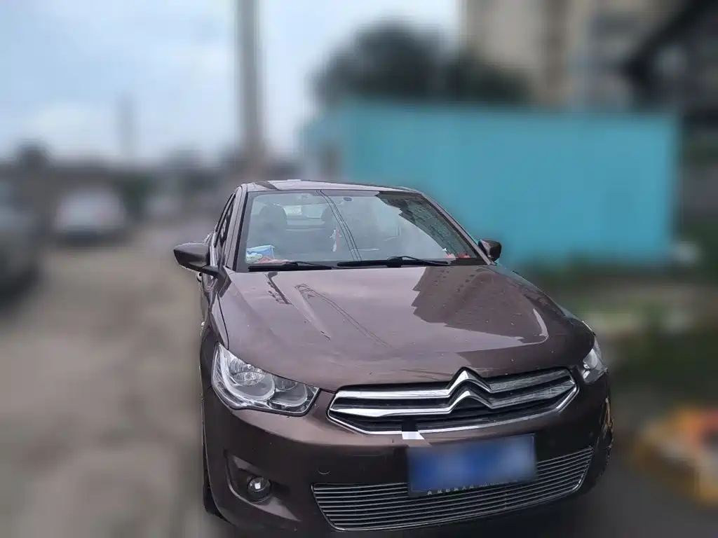 Фото 2 - Citroën Elysee