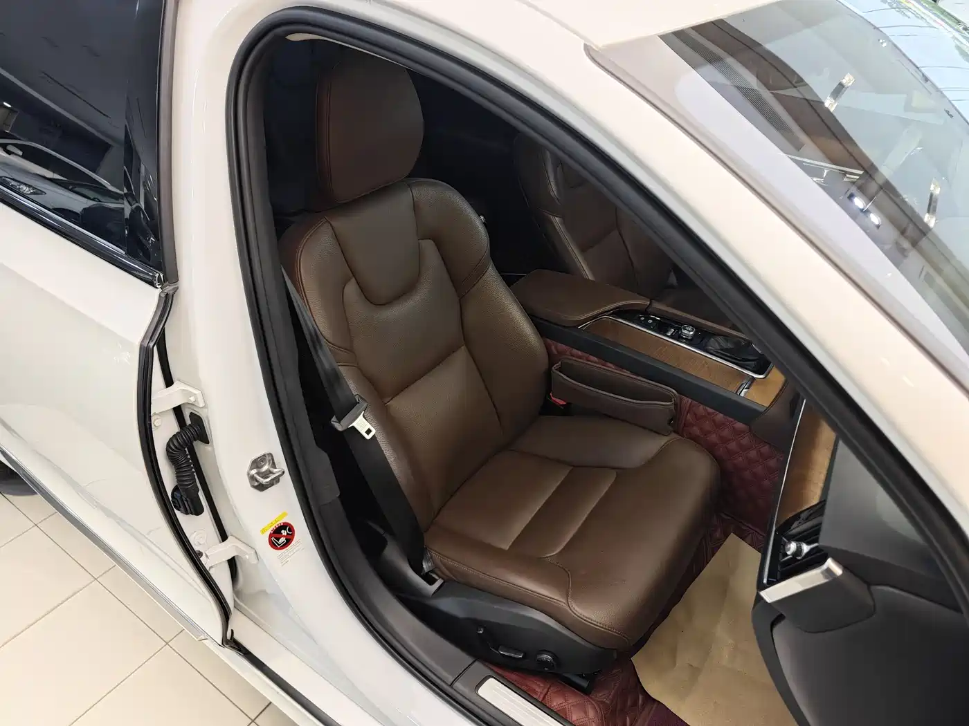 Фото 35 - Volvo S90