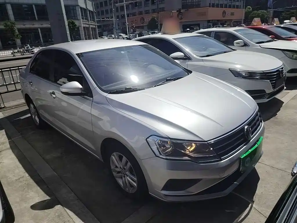Volkswagen Jetta 2019 Dream Edition 1.5L Manual Fashion фото 4