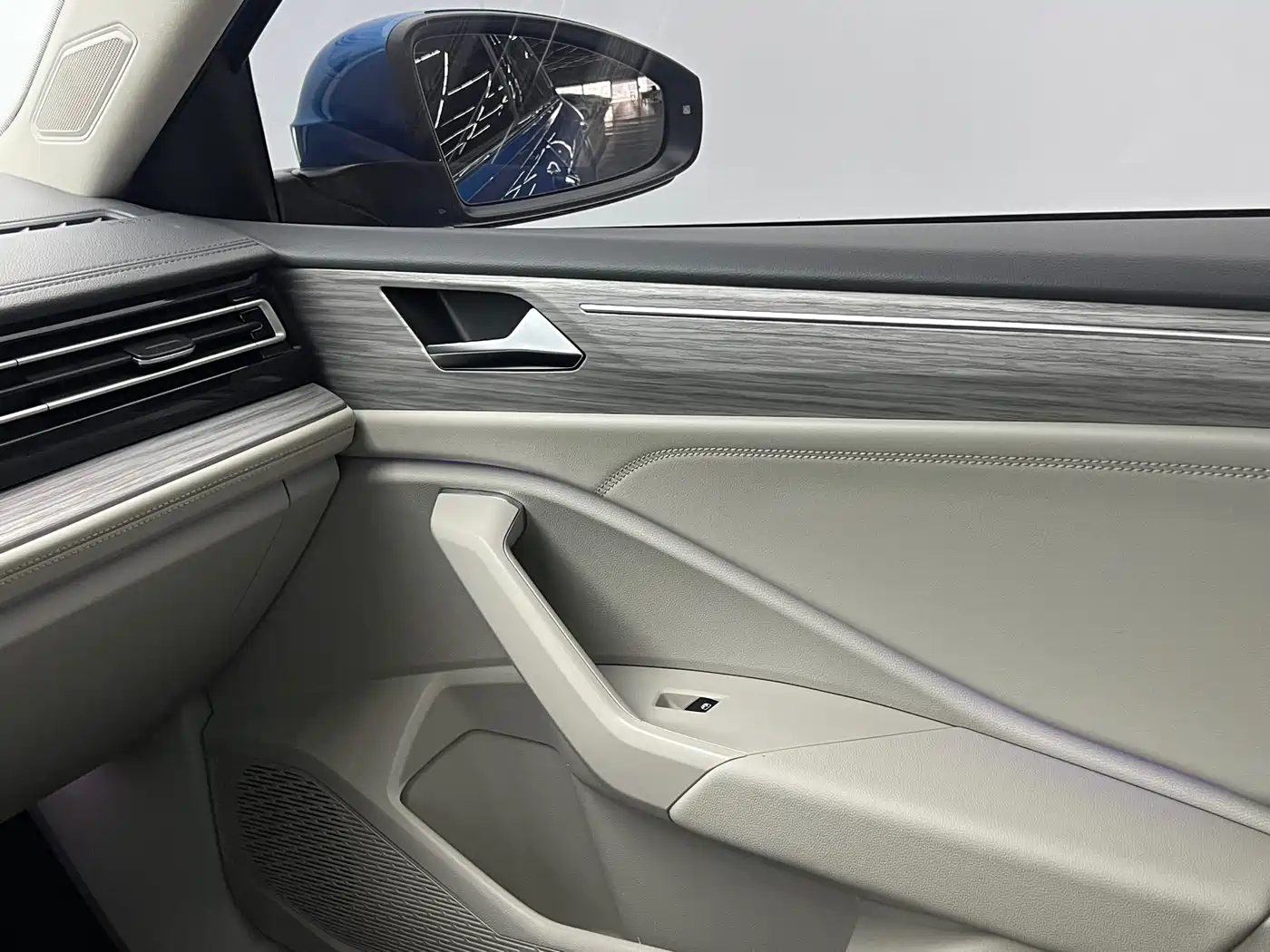 Volkswagen Sagitar 2023 Model Year 280TSI DSG Surpass Edition фото 10