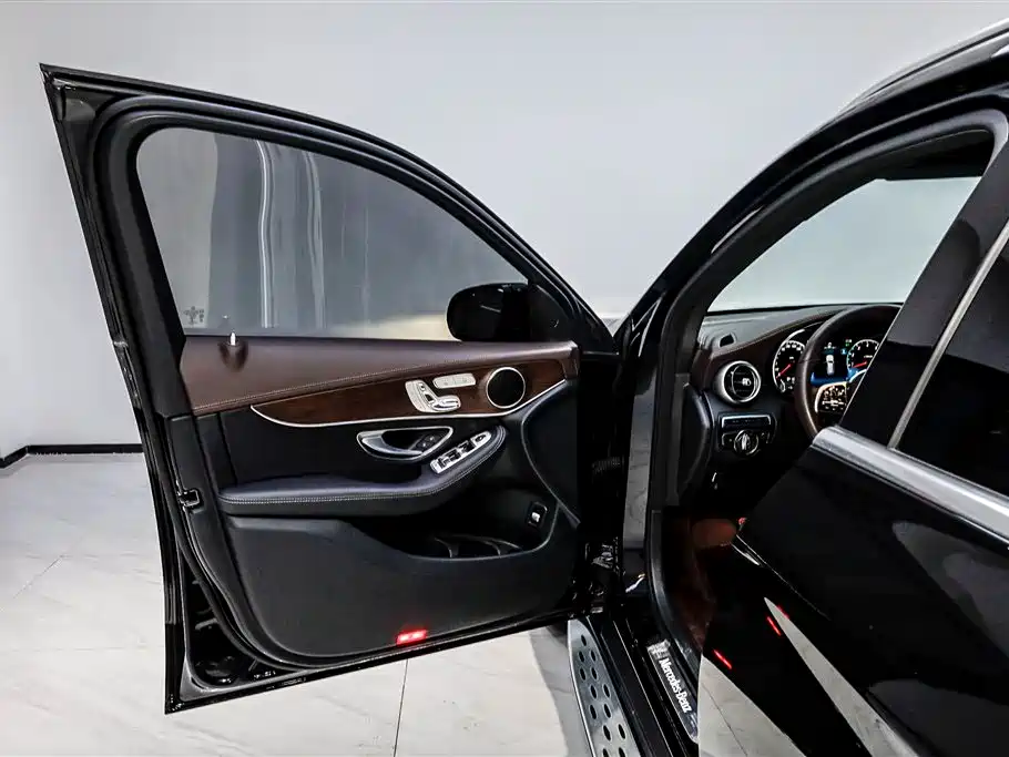 Mercedes-Benz GLC 2022 Facelift GLC 300 L 4MATIC Dynamic Collector's Edition фото 7