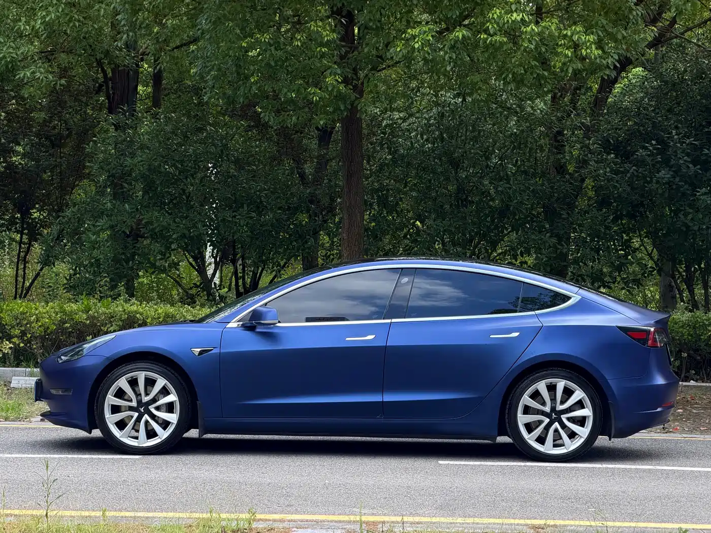 Tesla Model 3 (Import) 2019 2019 Long Range RWD Version