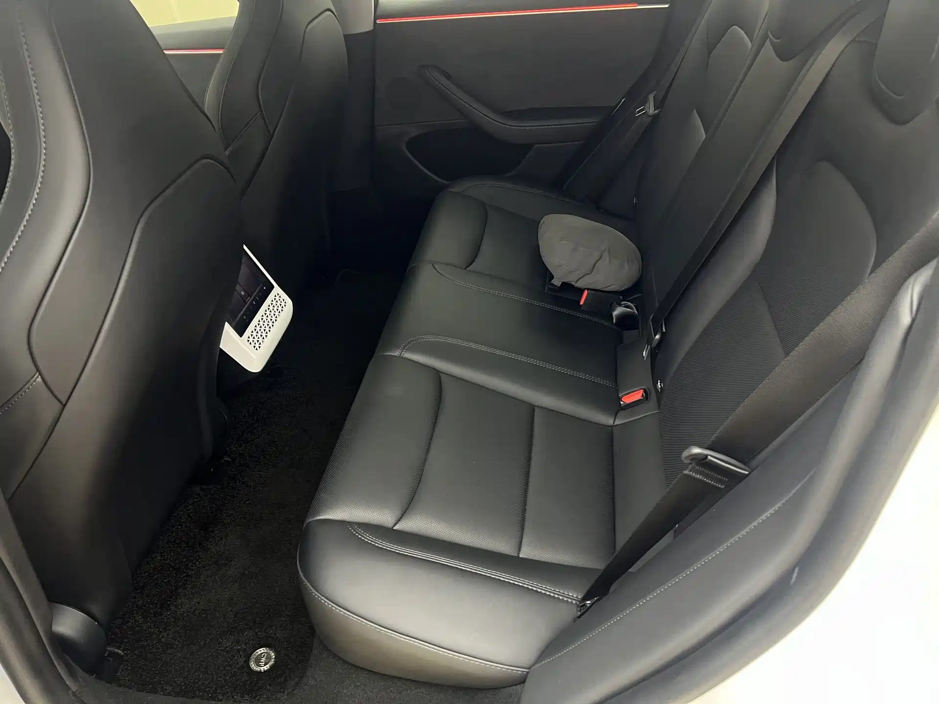 Фото 11 - Tesla Model 3