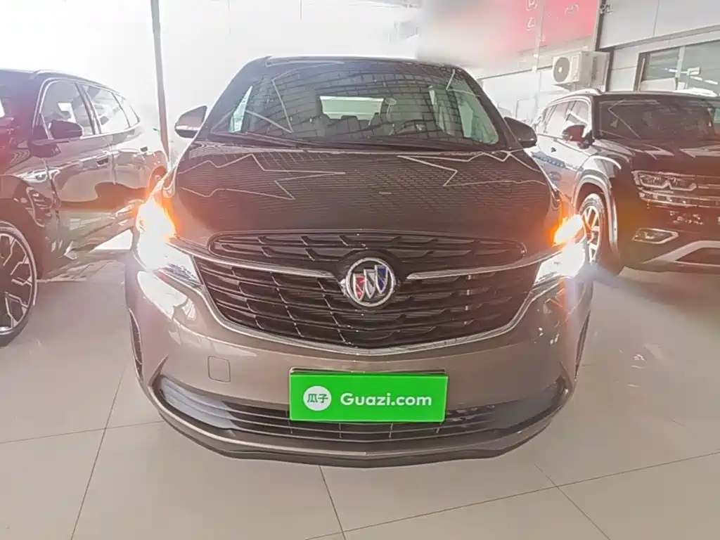 Фото 3 - Buick GL8